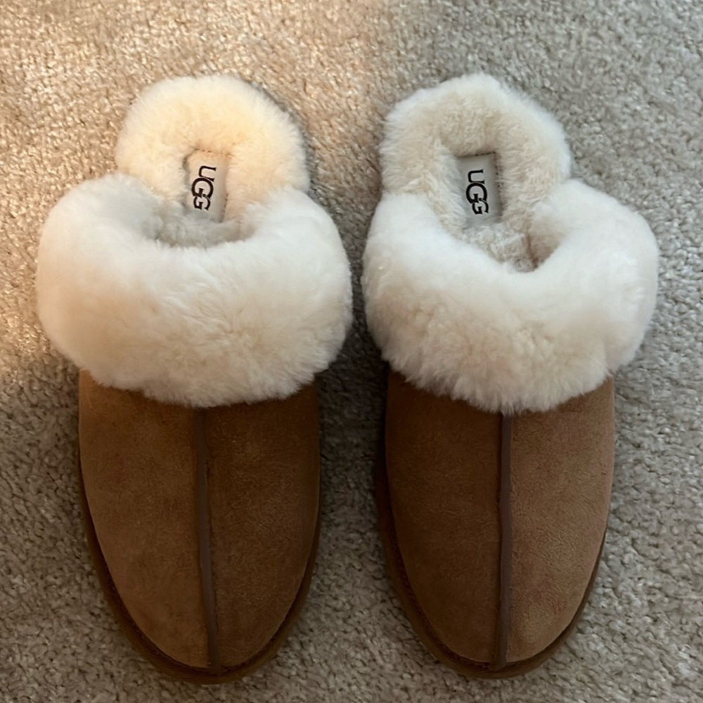 UGG slippers size 9